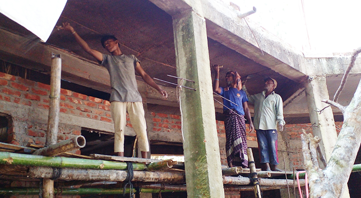 মাদ্রাসার নির্মাণাধীন বহুতল ভবন